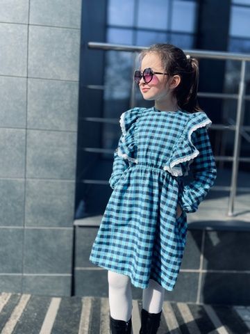 Сукня в клітинку, Блакитна